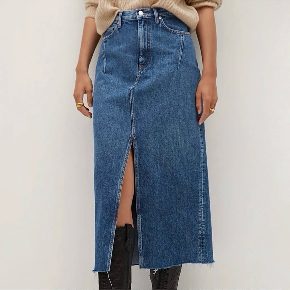 Mango Classic Vintage Style Pencil Denim skirt. XS size, true to size. Like new